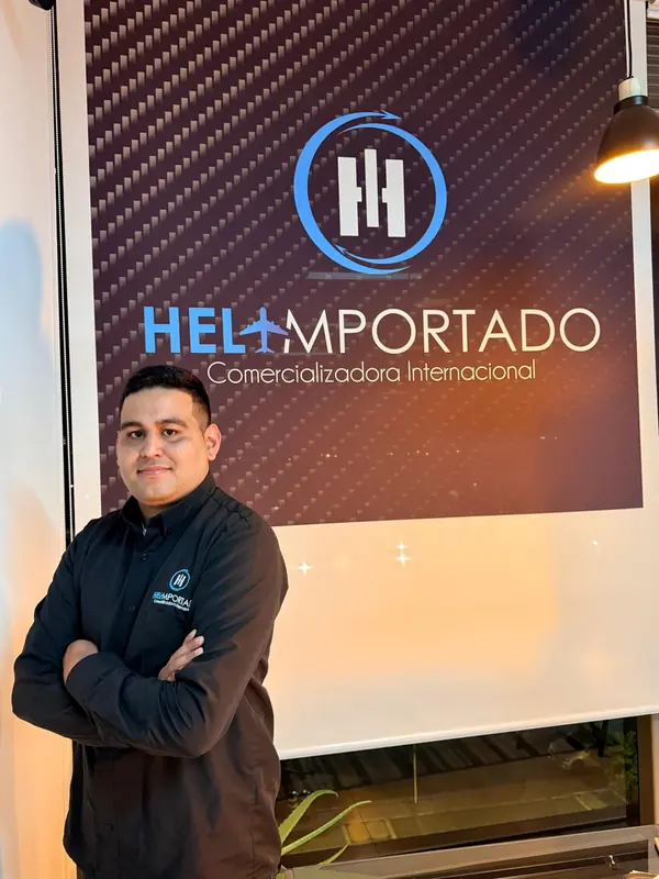 Kevin Urdaneta, Director administrativo de Helimportado